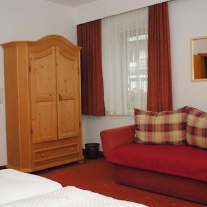 Aansluitende Kamer